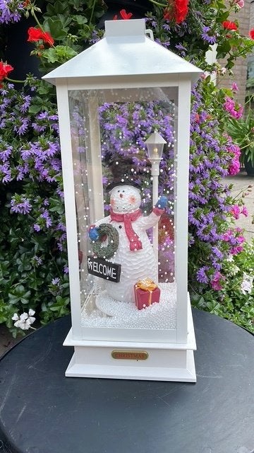 Kerst lantaarn met sneeuwpop, lamp en muziek  OPRUIMING !!, Diversen, Ophalen of Verzenden, Zo goed als nieuw