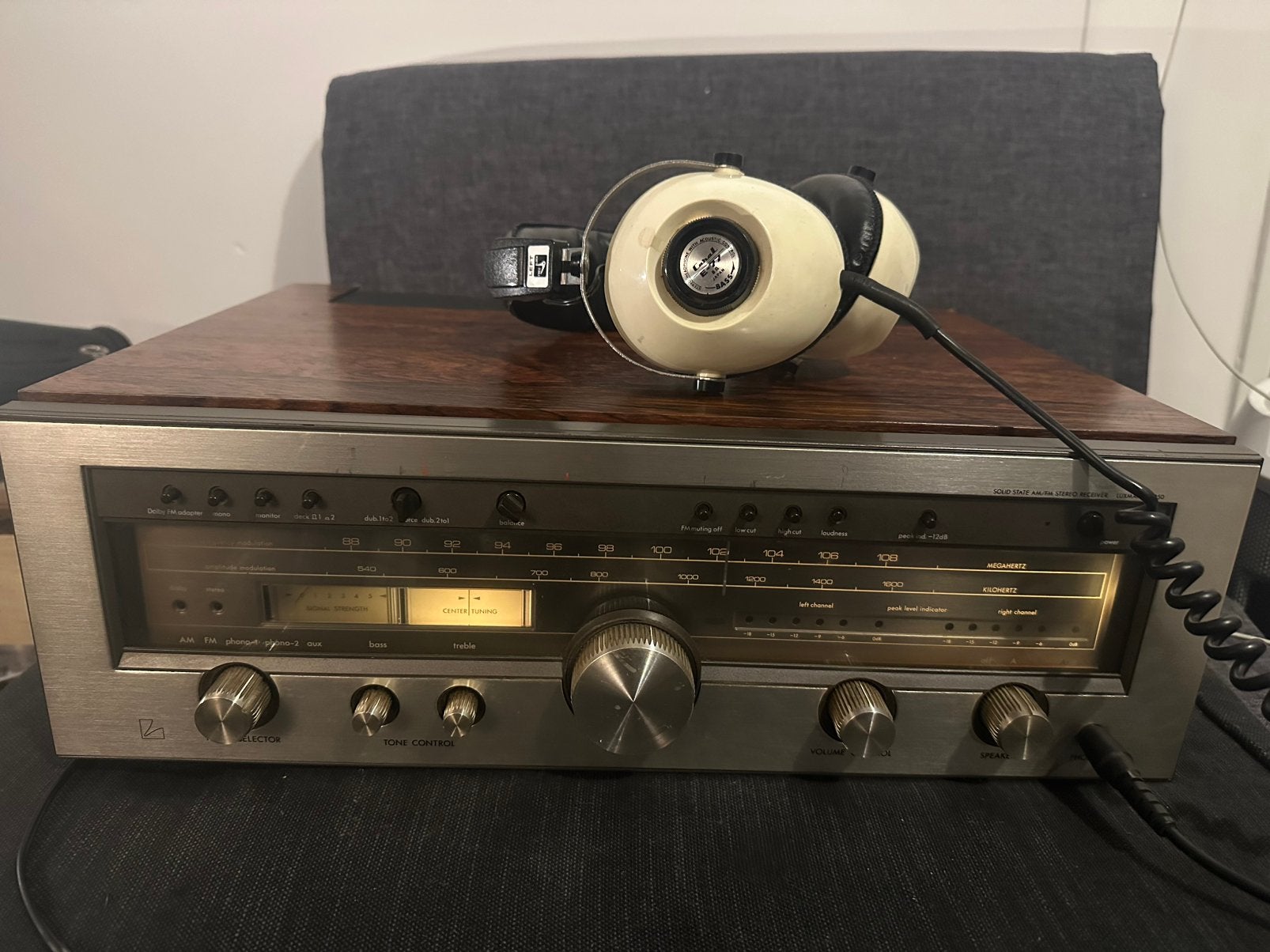 Mooie vintage Luxman R-1050 AM/FM Stereo Receiver versterker, Overige merken, Gebruikt, Ophalen of Verzenden, Minder dan 60 watt