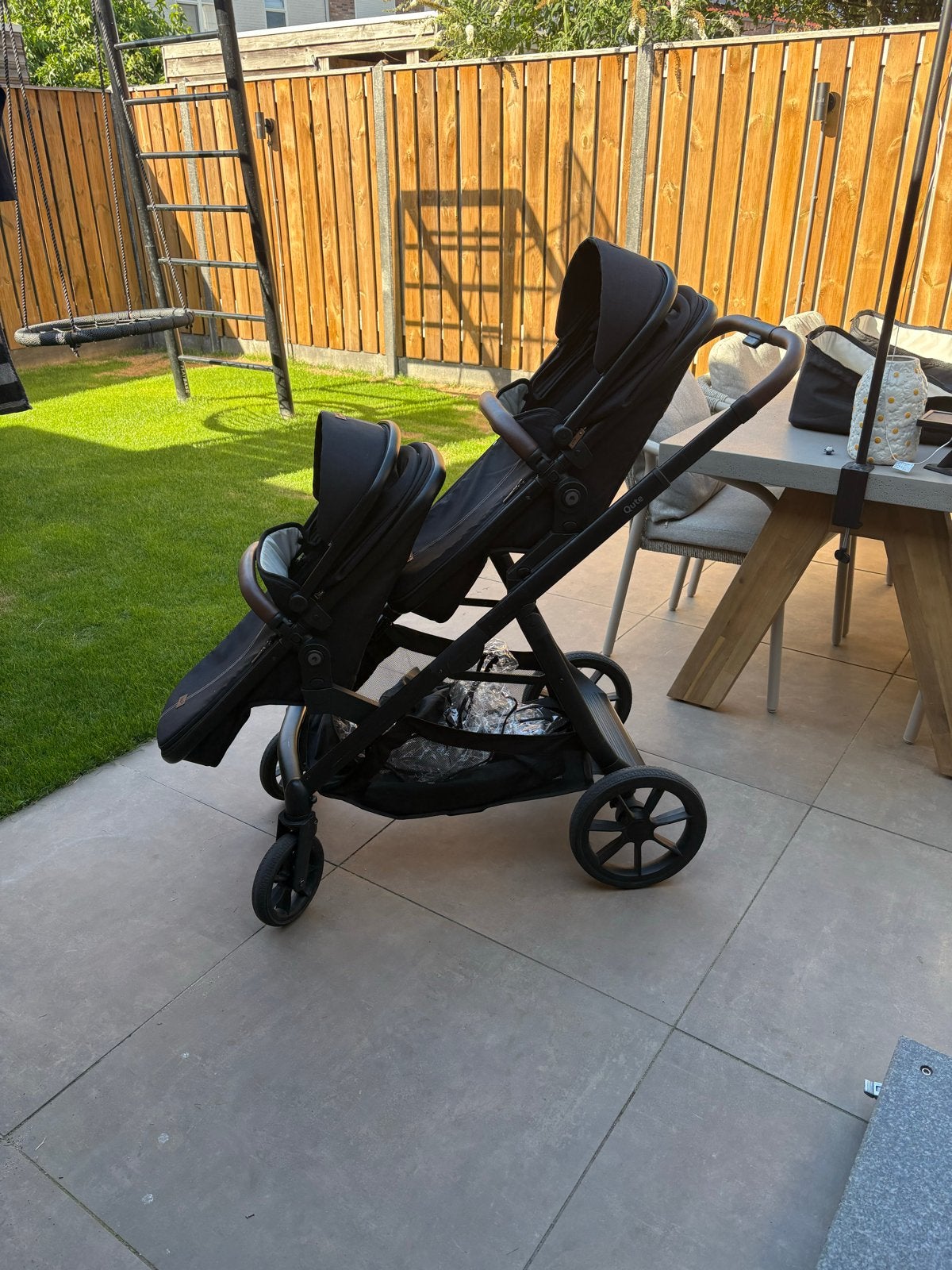 Qute Duo kinderwagen - Zwart, Kinderen en Baby's, Kinderwagens en Combinaties, Ophalen, Gebruikt, Duowagen, Quinny