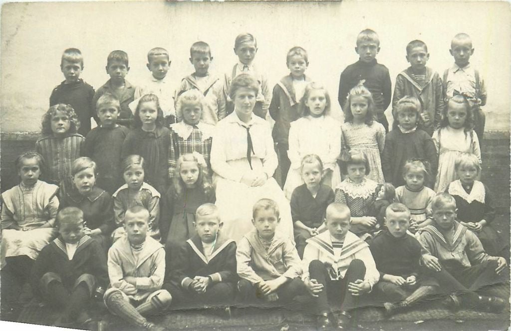 701-327-007 Hazerswoude, Verzamelen, Ansichtkaarten | Nederland, Verzenden, Voor 1920, Zuid-Holland