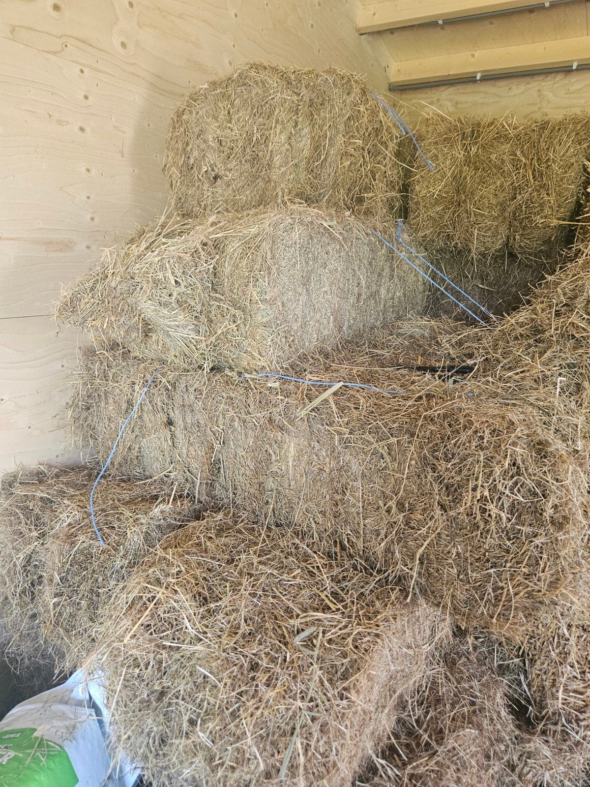 hooi te koop, Ophalen, Vee