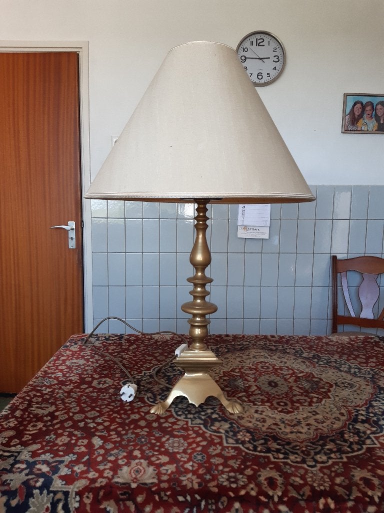 Geel koperen sta lamp, Ophalen