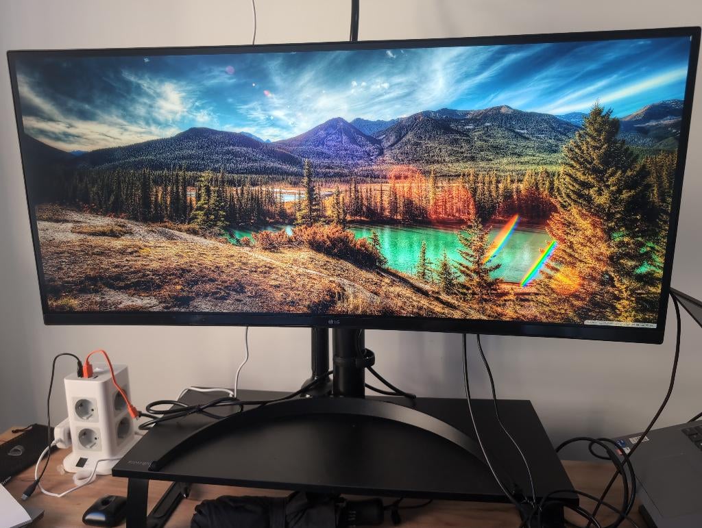 LG UltraWide 34” monitor – in uitstekende staat, Computers en Software, Monitoren, Ophalen, Hoofdtelefoonaansluiting, Zo goed als nieuw