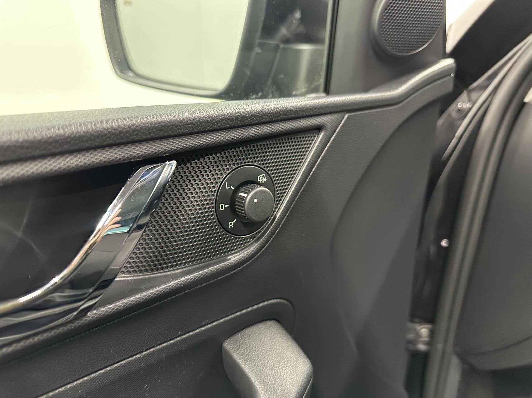 Foto 16 van Skoda Rapid 1.2 TSI Greentech Active AIRCO NAVI CRUISE LM 71