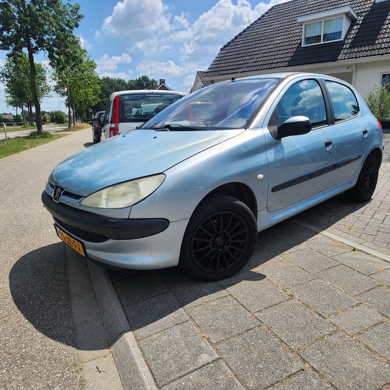Peugeot 206 1.6 16V 5D 2002 Grijs, Auto's, Peugeot, Voorwielaandrijving, 40 €/maand, Zwart, 4 cilinders