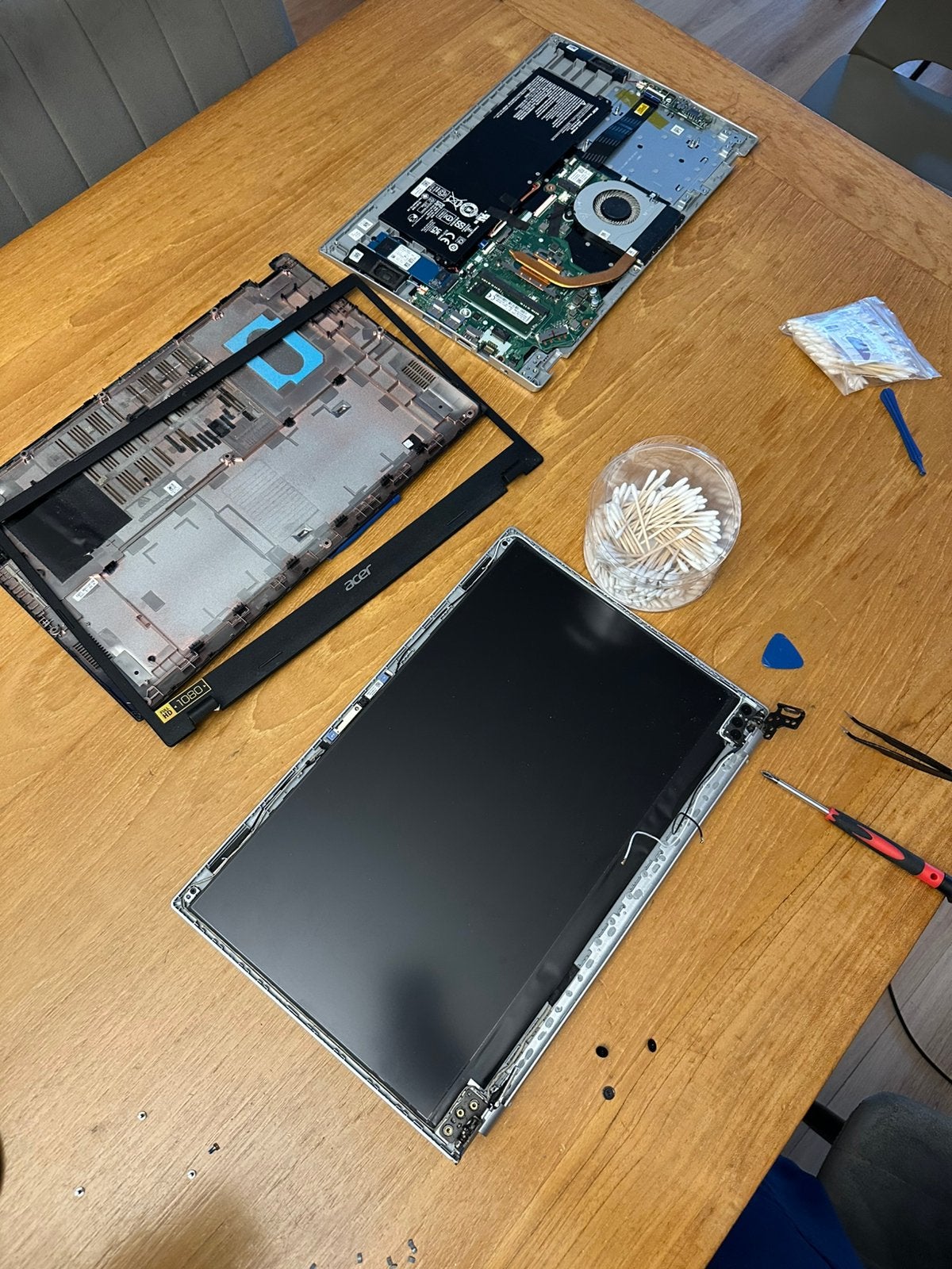 Gezocht laptop stuk kapot niet werkend, Computers en Software, Windows Laptops, Ophalen, Niet werkend, 15 inch, Onbekend