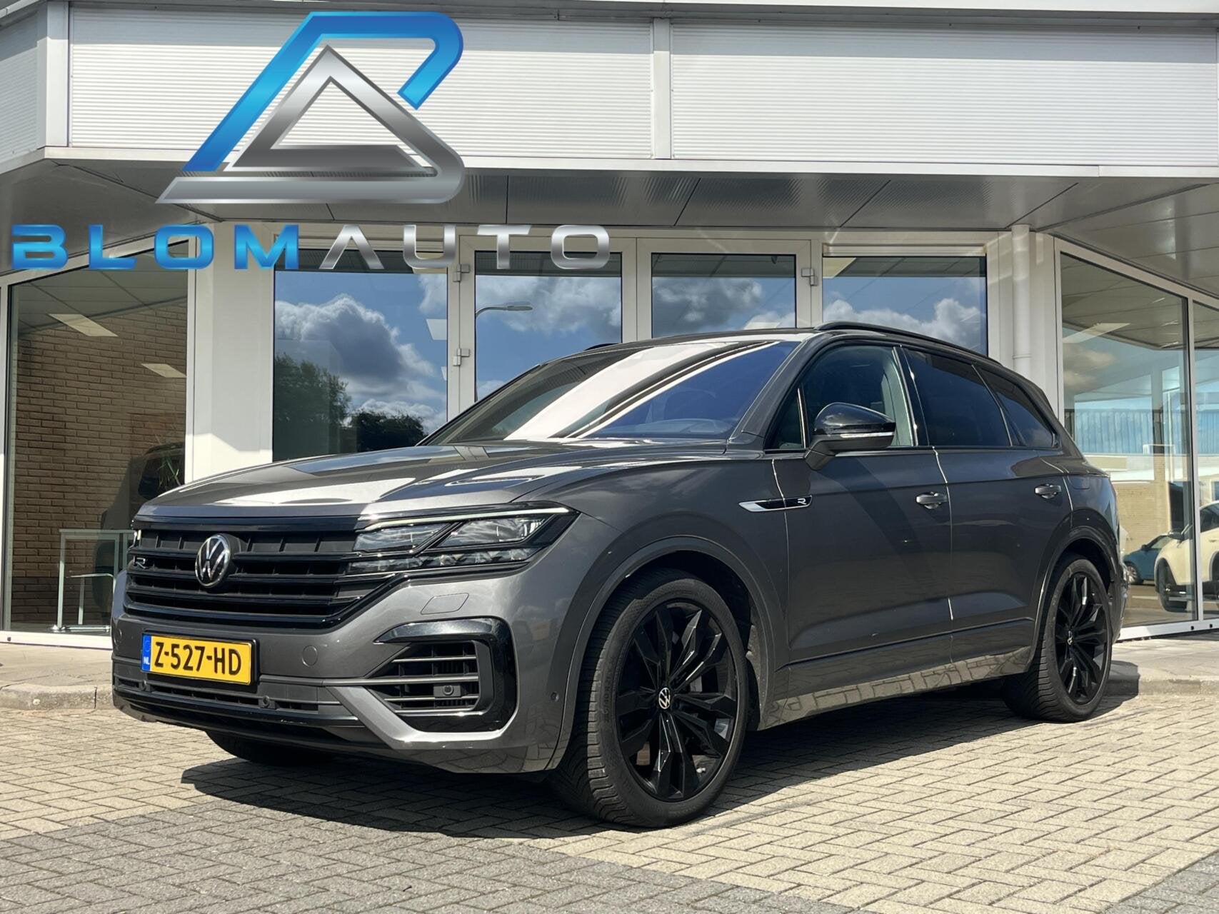 Volkswagen Touareg 3.0 TSi 4MOTION R 462PK PANO+ACC+TREKHAAK, Automaat, Gebruikt, 2995 cc, 462 pk