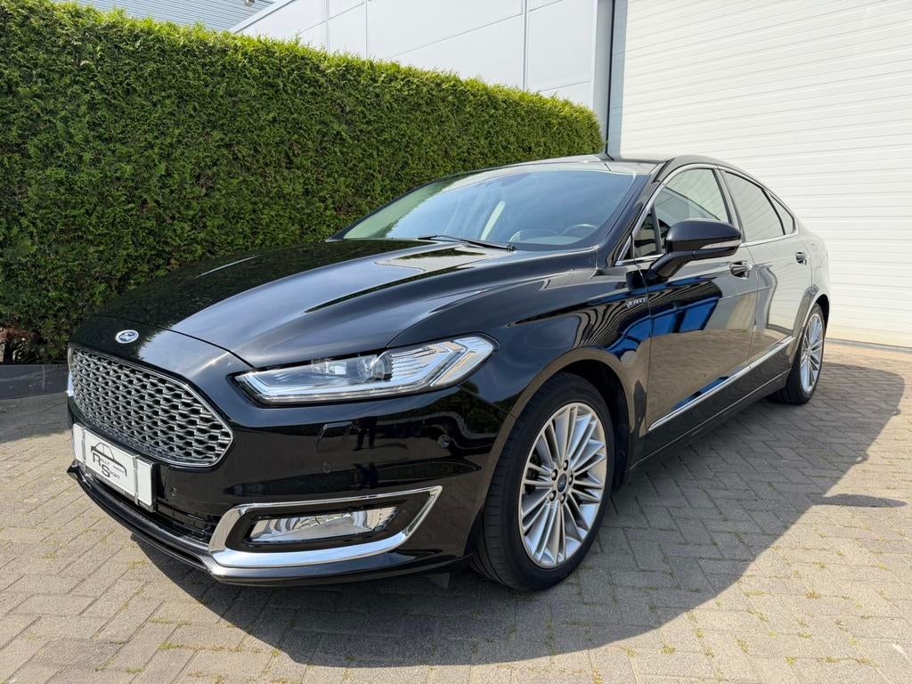 Ford Mondeo 2.0 Hybride vignale HEV 187pk massage stoelen, Auto's, Zwart, 4 cilinders, Mondeo, Zwart