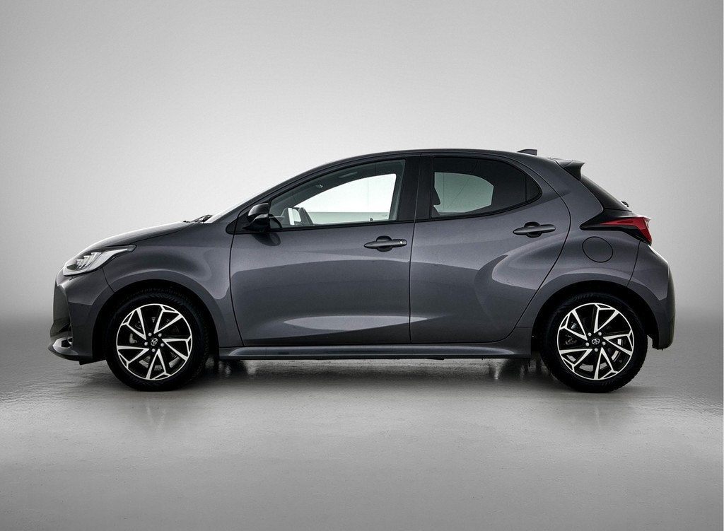 Toyota Yaris 1.5 Hybrid Executive Limited | Navigatie | HUD, Auto's, 12 maanden, 450 kg, Gebruikt, Bedrijf