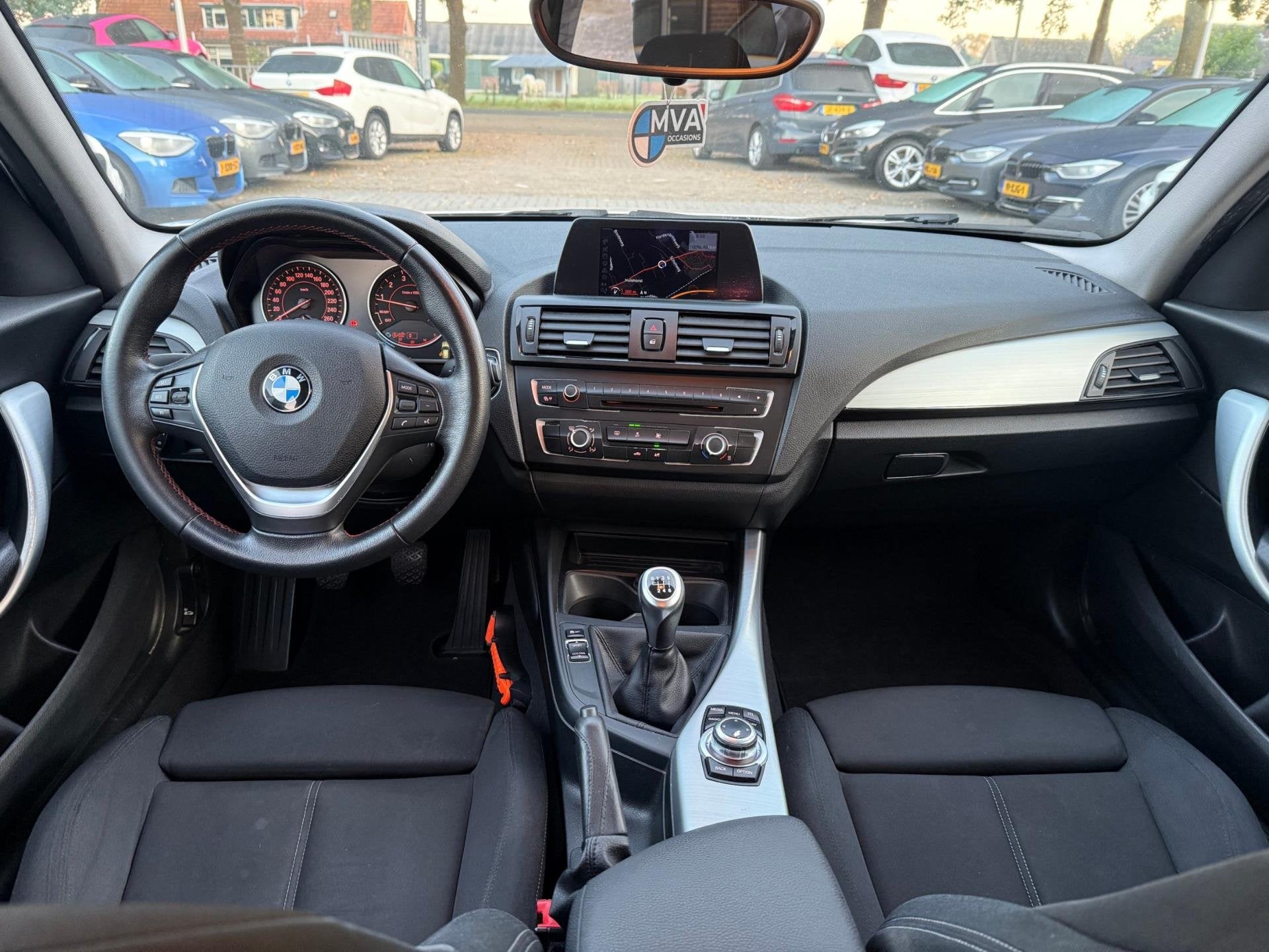 BMW 1-serie 114i EDE Business Sport|Nieuwe Ketting + Klepsea, Auto's, 1-Serie, Gebruikt, 4 cilinders, Wit