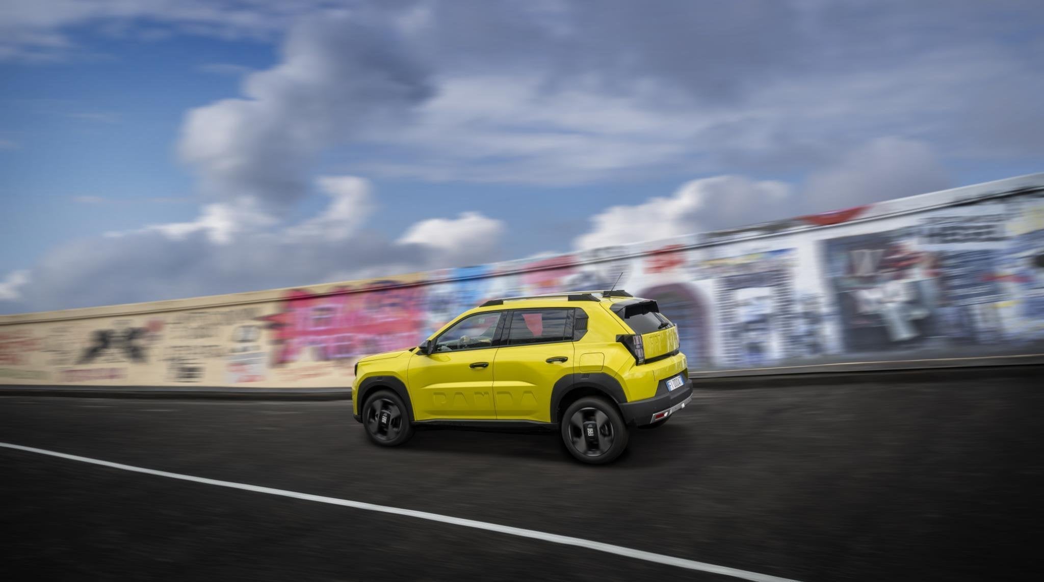 Fiat Grande Panda 1.2 Hybrid La Prima | Te Bestellen |, Auto's, Fiat, 600 kg, Parkeersensor, Geel, Bedrijf