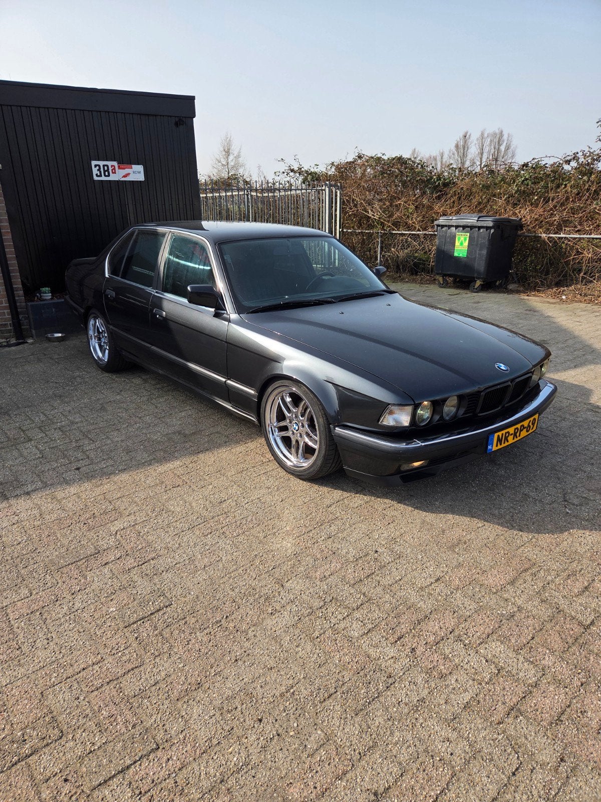 BMW 7-Serie 5.0 I 750 AUT K6 1987 Zwart, Auto's, Achterwielaandrijving, Zwart, Zwart, Leder