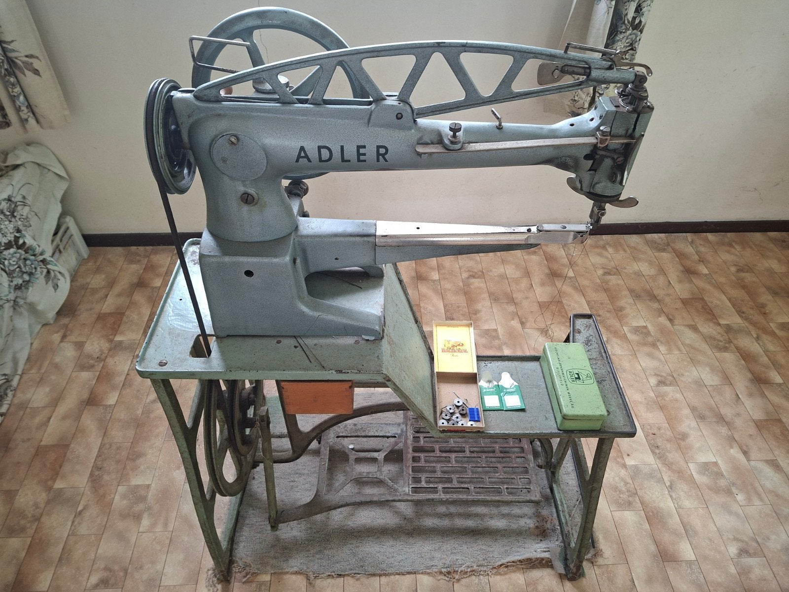 Adler Leerstikmachine Vrijearm - Industriële Naaimachine, Ophalen