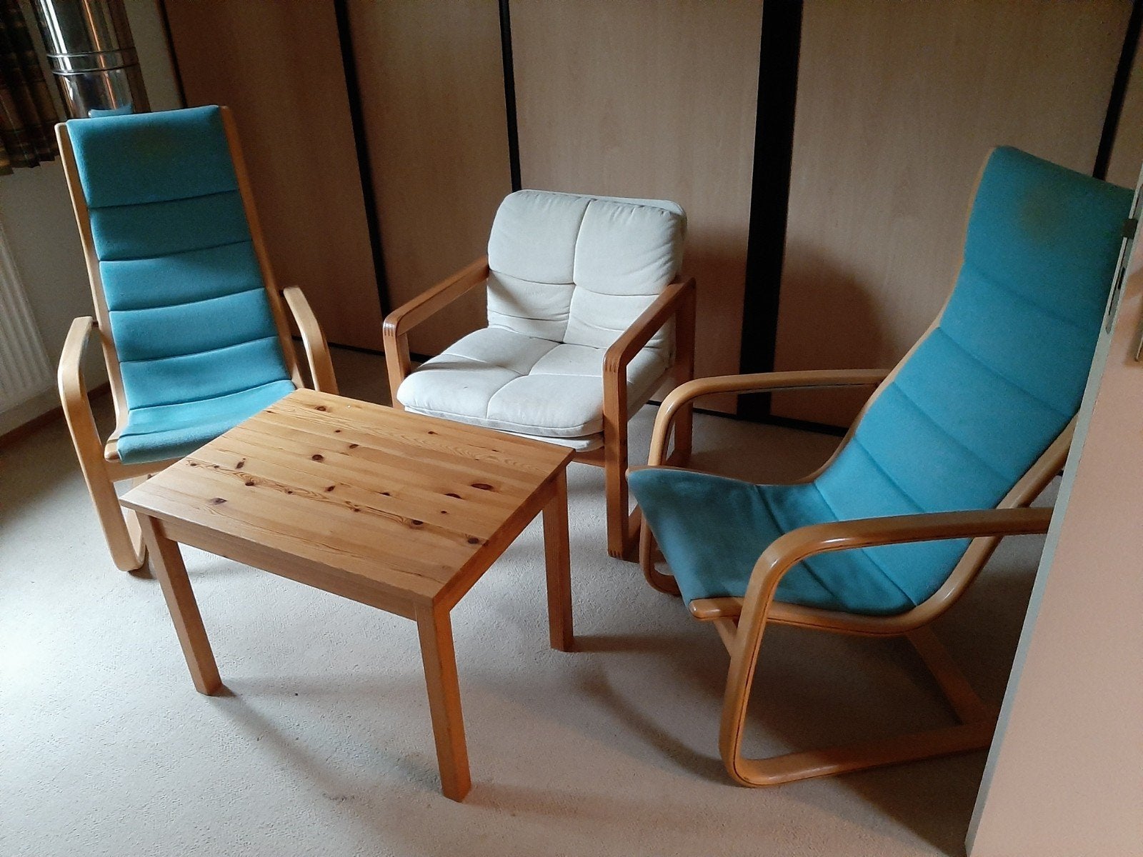 3 Scandinavische houten stoelen met tafeltje, Ophalen, Gebruikt, Drie, Stof