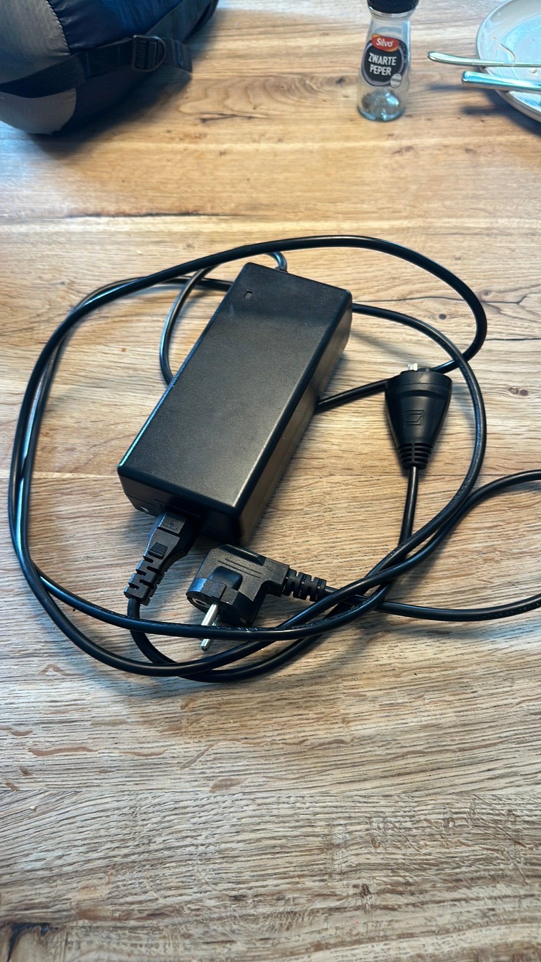Stella type 3 oplader ebike, Fietsen en Brommers, Zo goed als nieuw