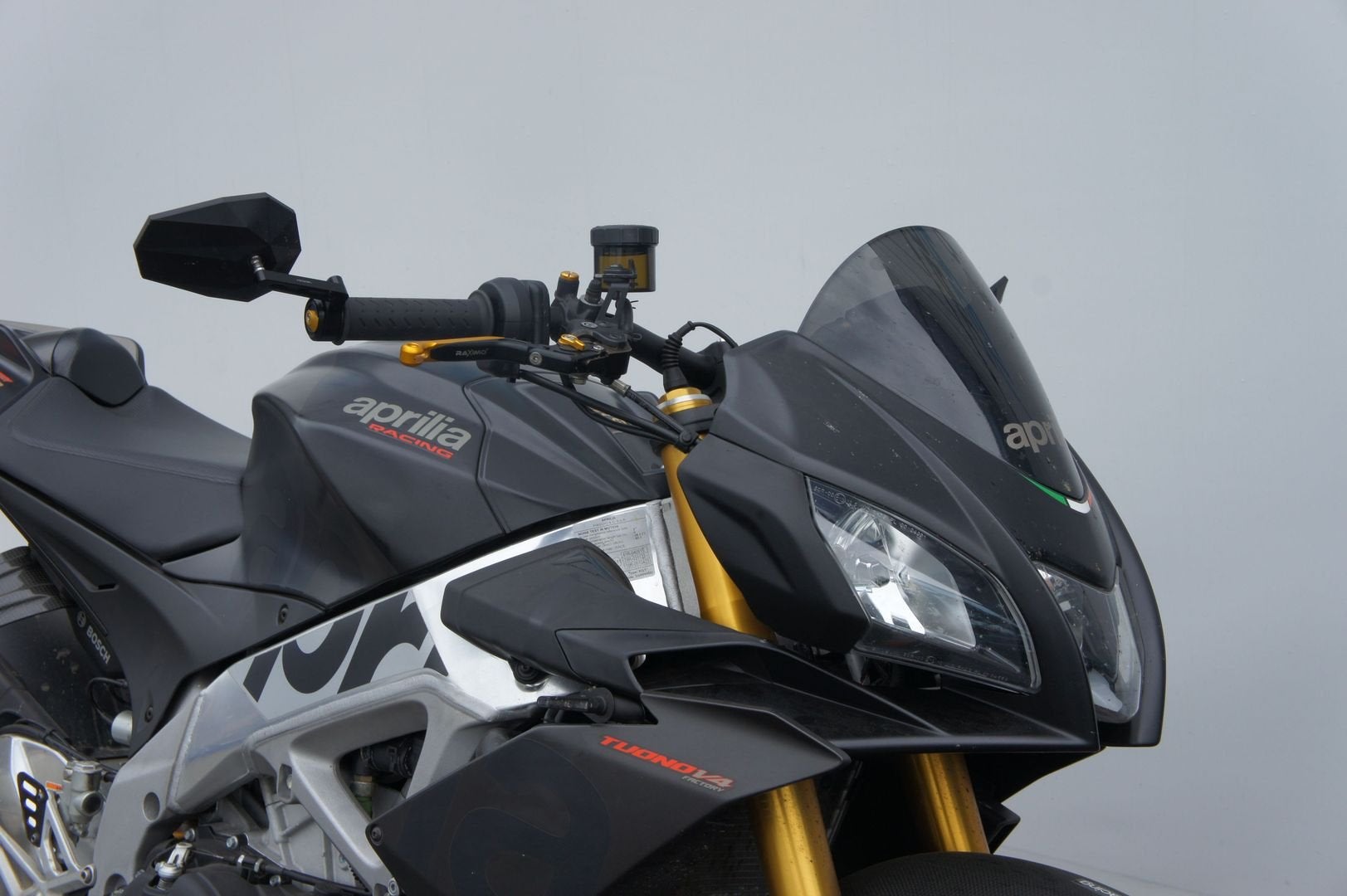 APRILIA TUONO V4 1100 FACTORY (bj 2019) 16577km, 1077 cc, 4 cilinders, Motorrijbewijs A, Bedrijf