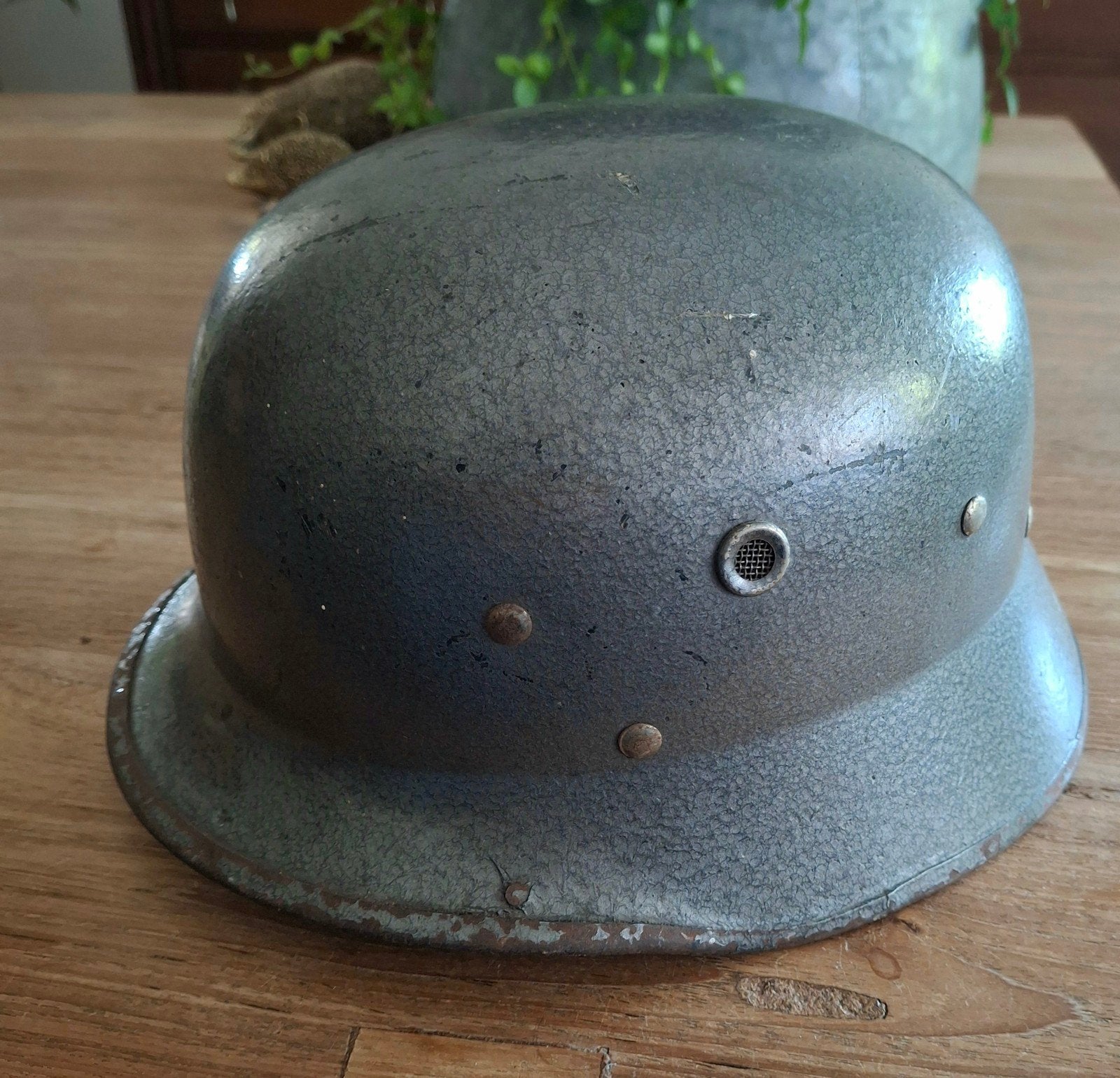 oude helm..oorlog ? met binnen werk van leer, Verzamelen, Militaria | Tweede Wereldoorlog, Ophalen of Verzenden, Landmacht, Duitsland