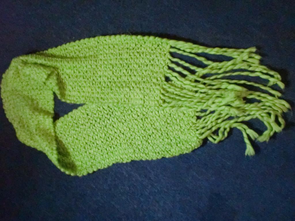 Groene sjaal, Kleding | Dames, Mutsen, Sjaals en Handschoenen, Ophalen of Verzenden, Zo goed als nieuw, Sjaal
