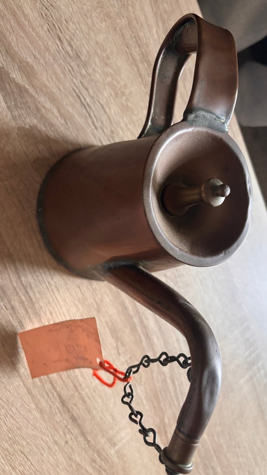 Antieke koperen waterkan met ketting en bel, Antiek en Kunst, Ophalen, Koper