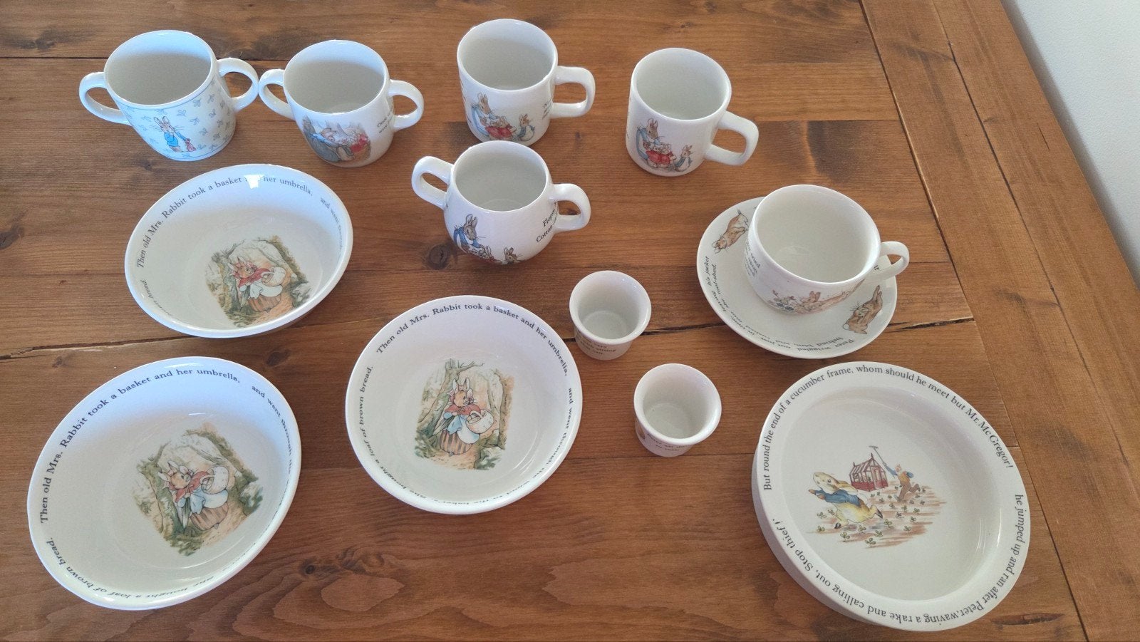 Wedgwood Peter Rabbit servies - Compleet kinderservies, Vintage, Ophalen of Verzenden, Zo goed als nieuw, Wedgwood