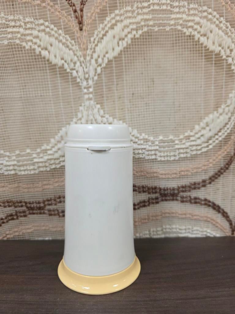 Tupperware poedersuikerstrooier, Huis en Inrichting, Keuken | Tupperware, Gebruikt, Tupperware, Tupperware Brands Corporation, 14901 S. Orange Blossom Trail, Orlando, FL 32837, USA