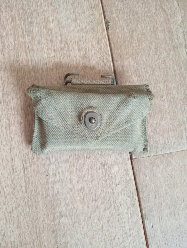 First aid pouch, Verzamelen, Militaria | Tweede Wereldoorlog, Ophalen of Verzenden, Overige soorten, Amerika, Overige typen