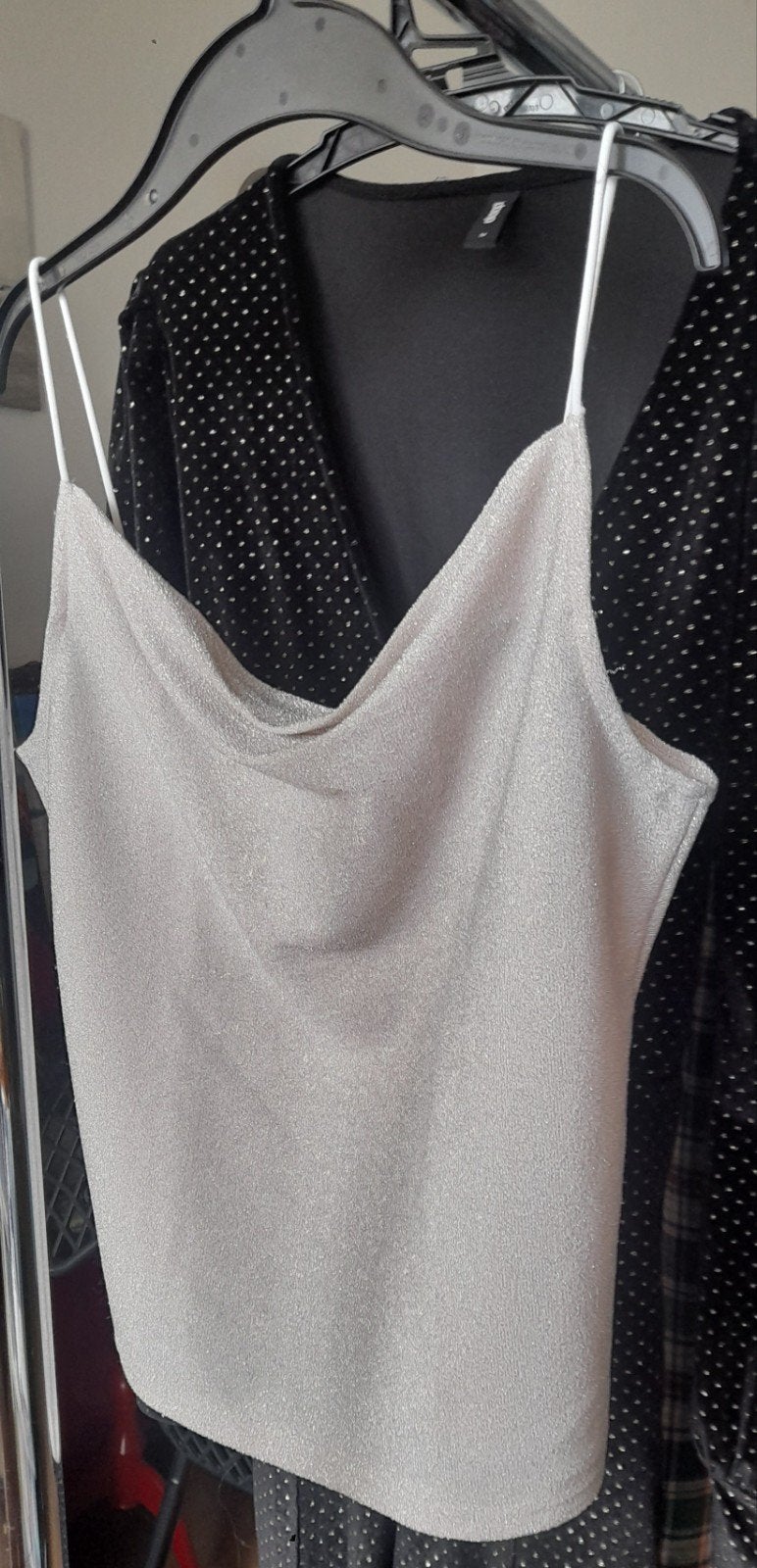 Zilver glittertopje spaghetti top hemdje maat M, Maat 38/40 (M), Ophalen of Verzenden, Zo goed als nieuw, Zonder mouw