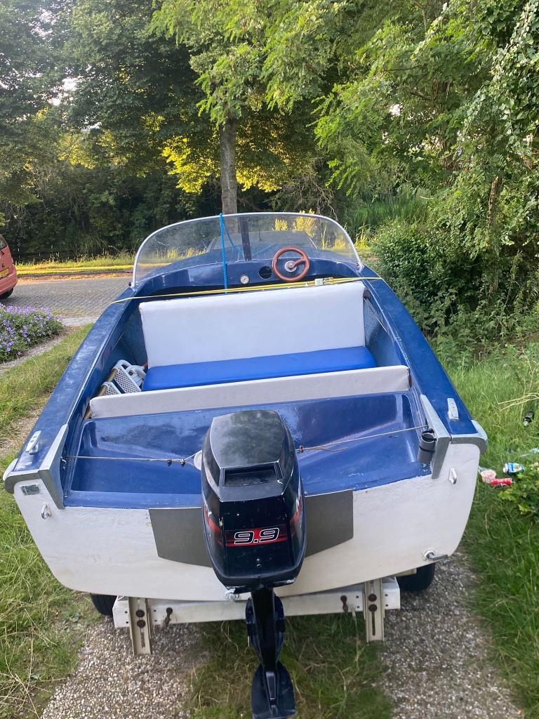 Bootje + motor en trailer, Watersport en Boten, Vis- en Consoleboten, Ophalen, Gebruikt, Tot 10 pk, 3 tot 6 meter