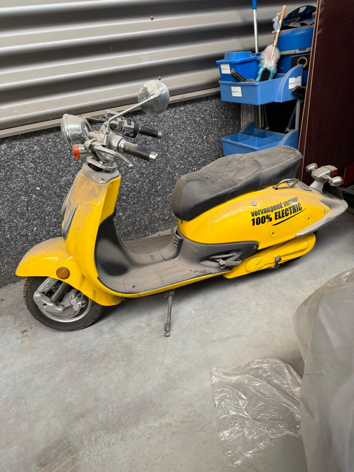 Elektrische scooter - Geel - Opknapper/Onderdelen, Fietsen en Brommers, Ophalen of Verzenden, Gebruikt, Maximaal 25 km/u, Elektrisch