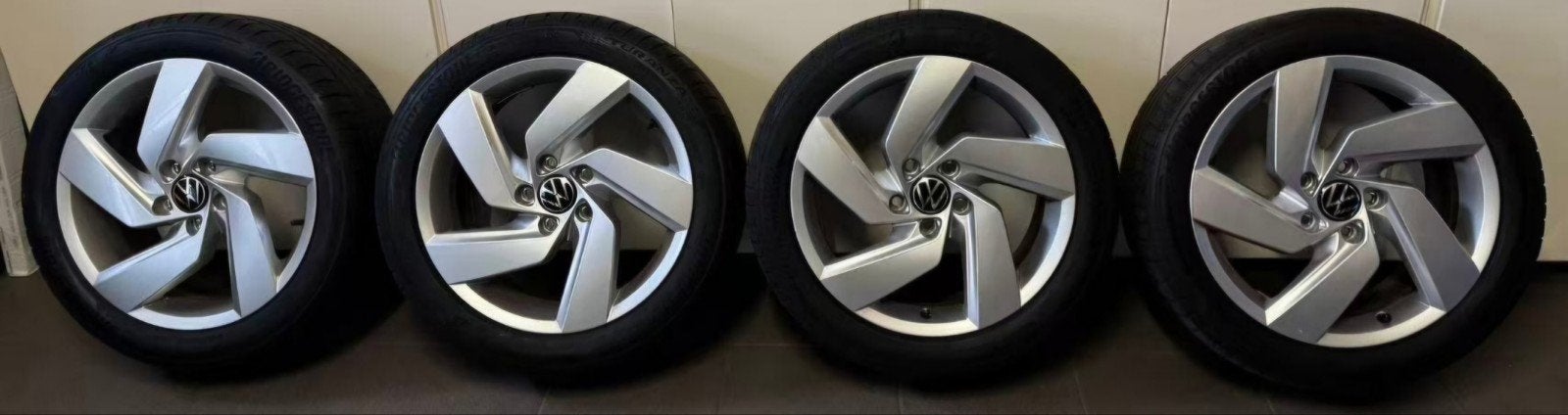 Volkswagen Golf 6 7 8  17 inch velgen met zomerbanden, Auto-onderdelen, Ophalen of Verzenden, Gebruikt