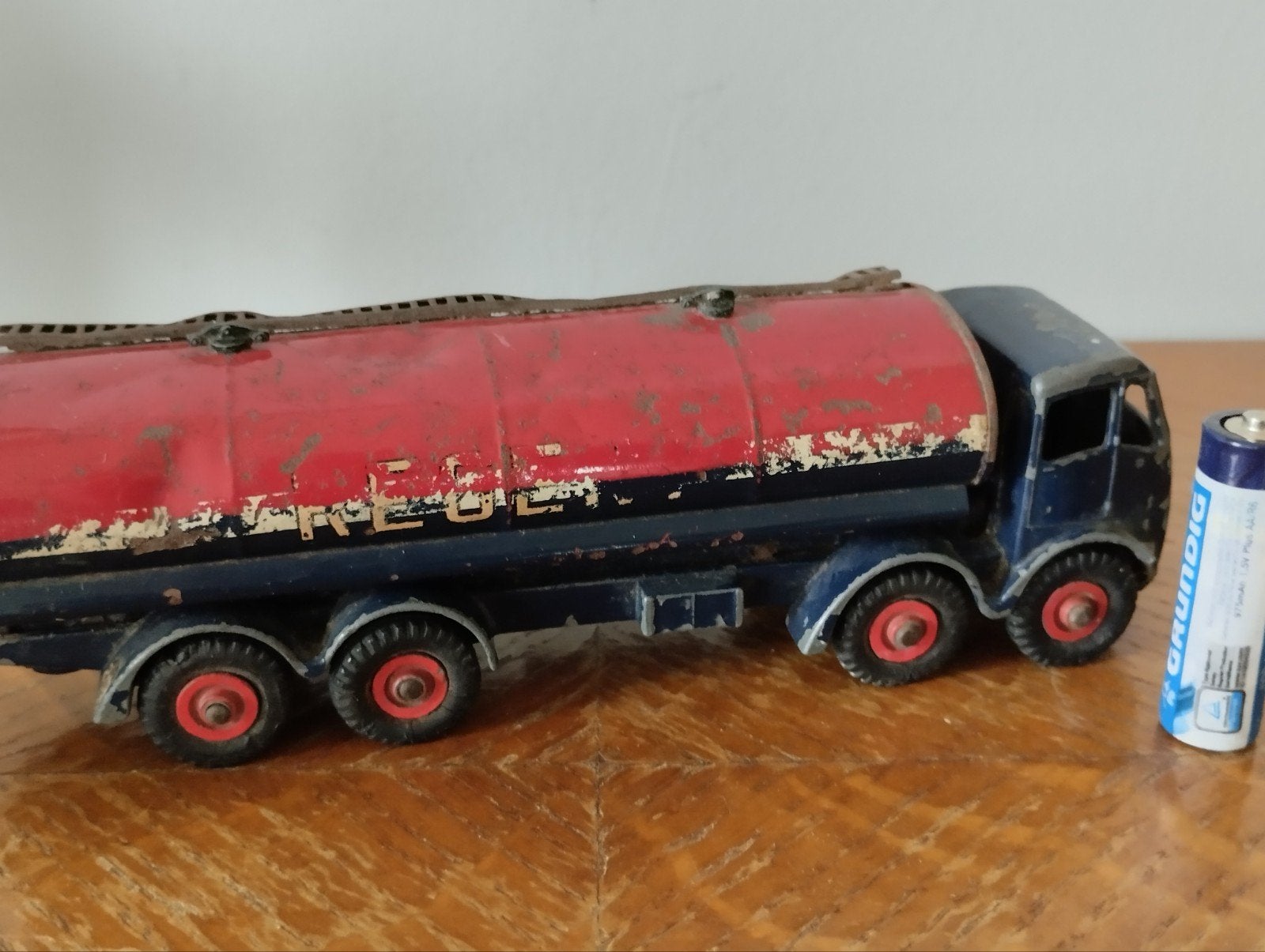 Dinky toys regent Esso tankwagen, Ophalen of Verzenden, Gebruikt, Bus of Vrachtwagen, Overige merken
