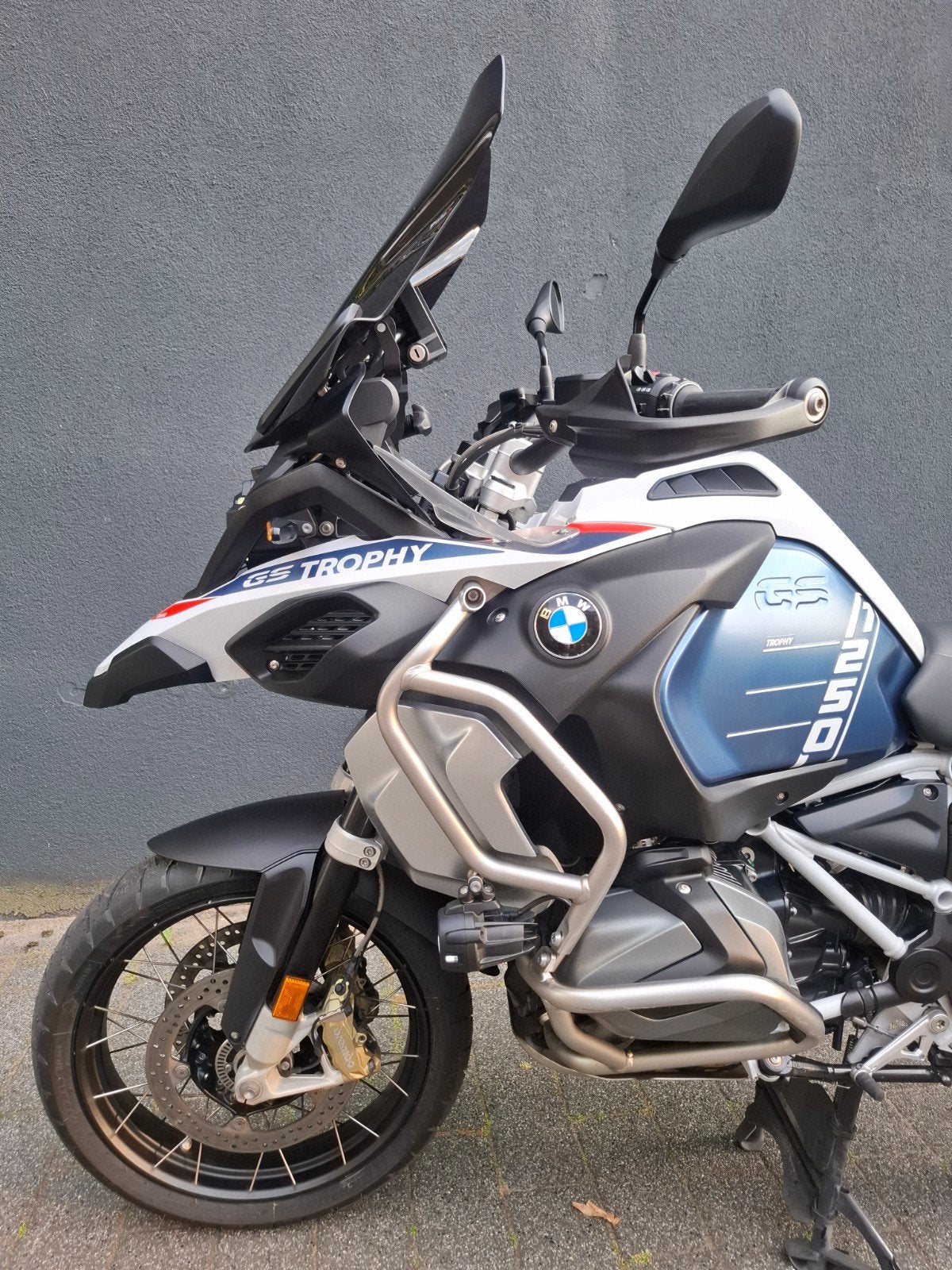 BMW R1250GS Adventure Trophy Bouwjaar 2023 R 1250 GS, Handvatverwarming, 2 cilinders, Occasion, Motorrijbewijs A