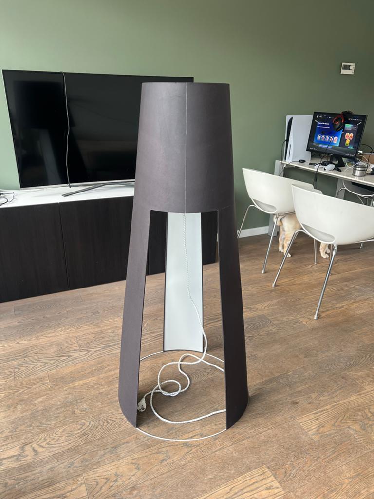 Moderne vloerlamp - Zwart/Wit design, Ophalen of Verzenden, Gebruikt, Stof, 100 tot 150 cm