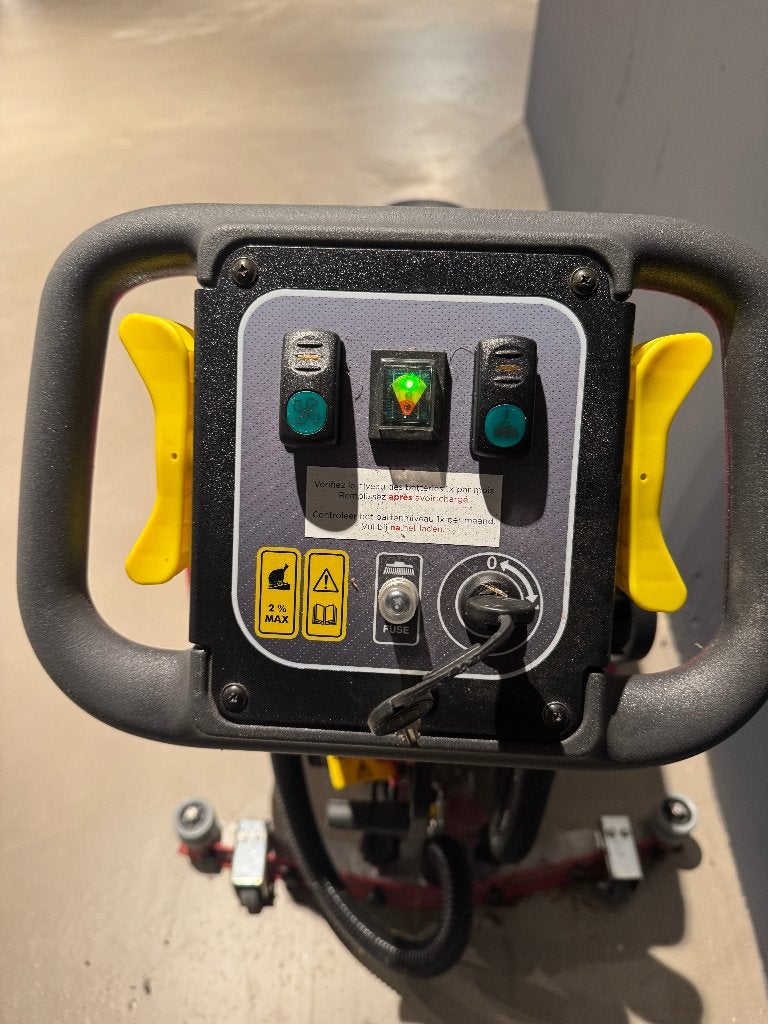 RCM BYTE 471 T. Schrobzuigmachine- 2025-ZO GOED ALS NIEUW!, Ophalen of Verzenden, Zo goed als nieuw, Schrobmachine
