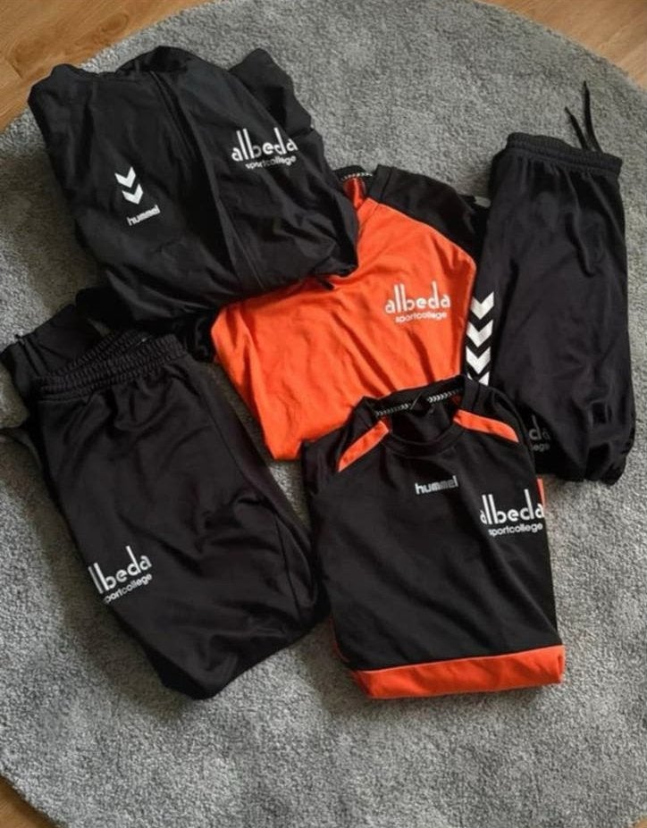 Hummel Albeda Sportcollege trainingspakken en shirts, Ophalen, Maat 52/54 (L), Zwart, Zo goed als nieuw