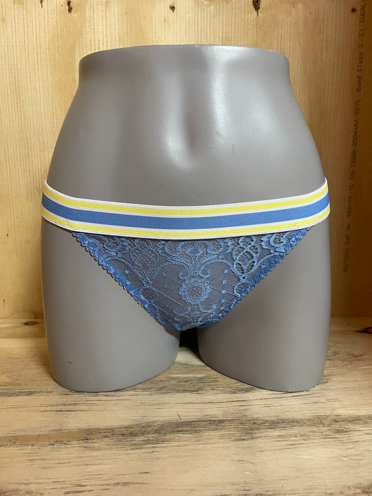 Twinset tanga slip maat 36 en 38 model flower Fiodalis, Verzenden, Blauw