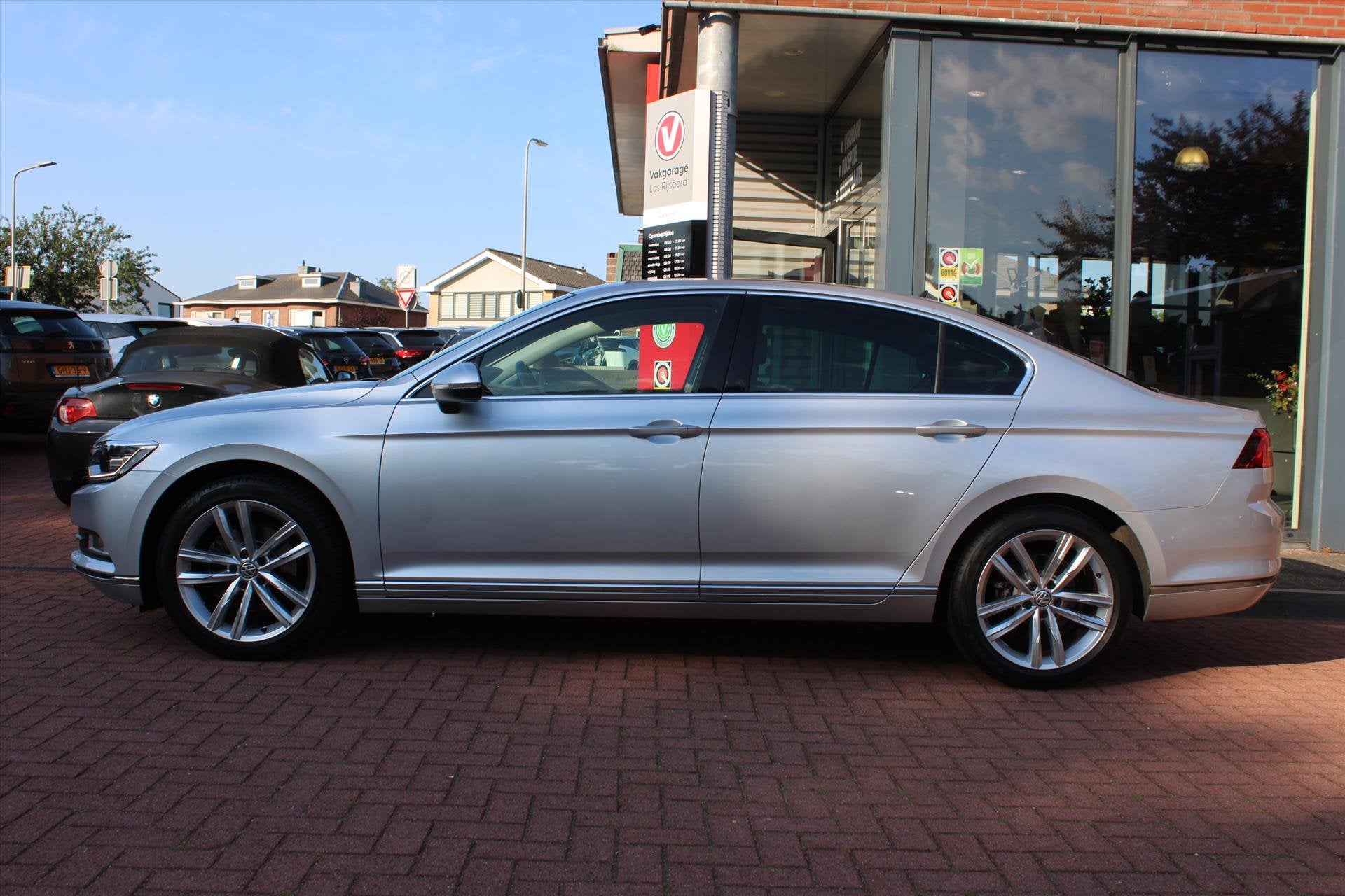 VOLKSWAGEN Passat 1.8 TSI Aut. *Business R* | Carplay | Came, Auto's, 1380 kg, 4 cilinders, 179 pk, Sedan