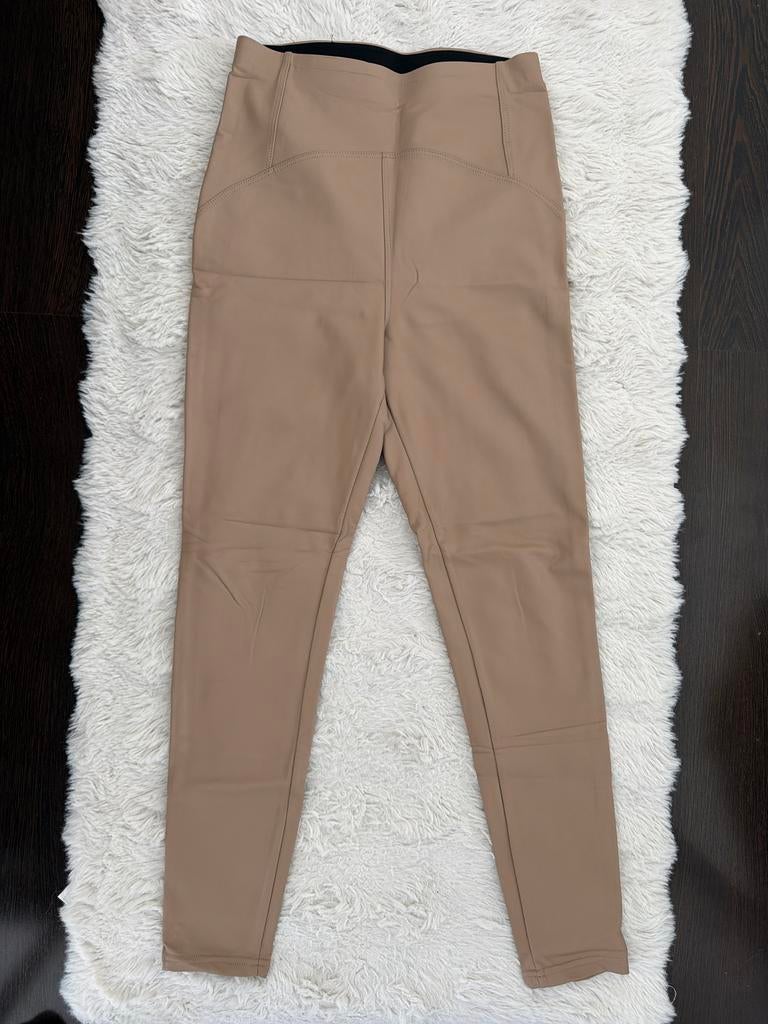 Beige Faux Leren Legging - Maat XS/S, Kleding | Dames, Maat 38/40 (M), Beige, Ophalen of Verzenden, Zo goed als nieuw