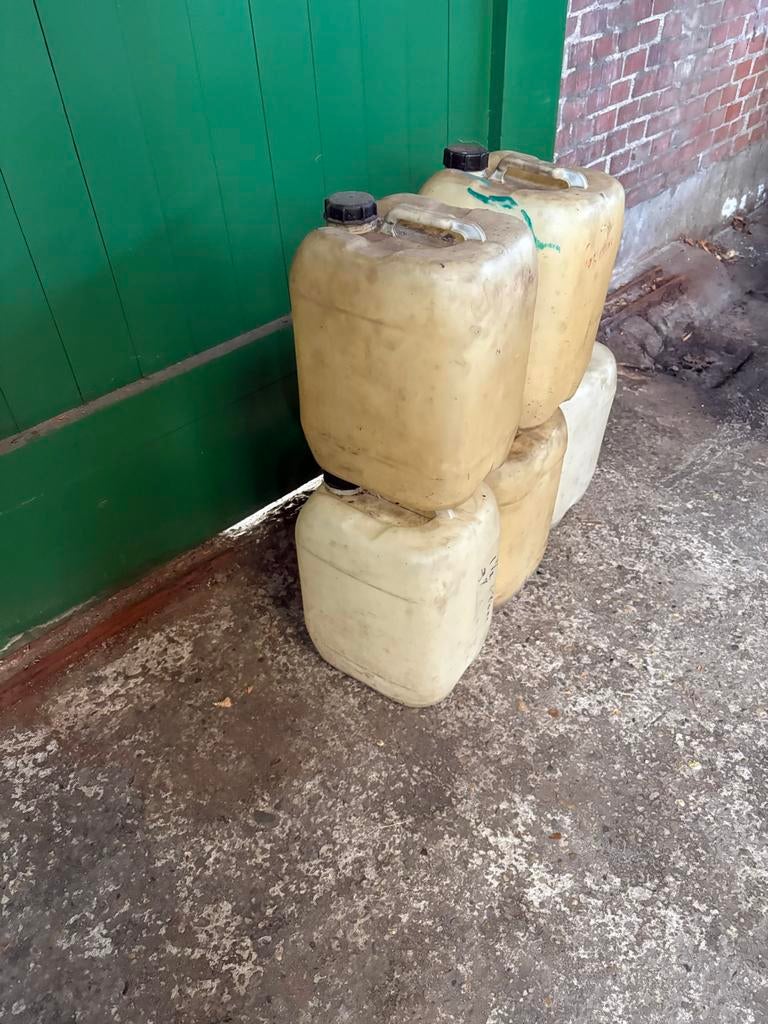 10 stuks Jerrycans / Opslagvaten - inhoud 20 liter, Ophalen of Verzenden, Gebruikt