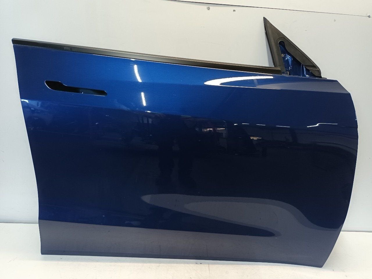 Portier rechts voor Tesla Model, Auto-onderdelen, Onderdelen@venauto.nl, Van der Ven Autorecycling B.V., Gebruikt, Ettenseweg 76, 4706 PB Roosendaal, The Netherlands