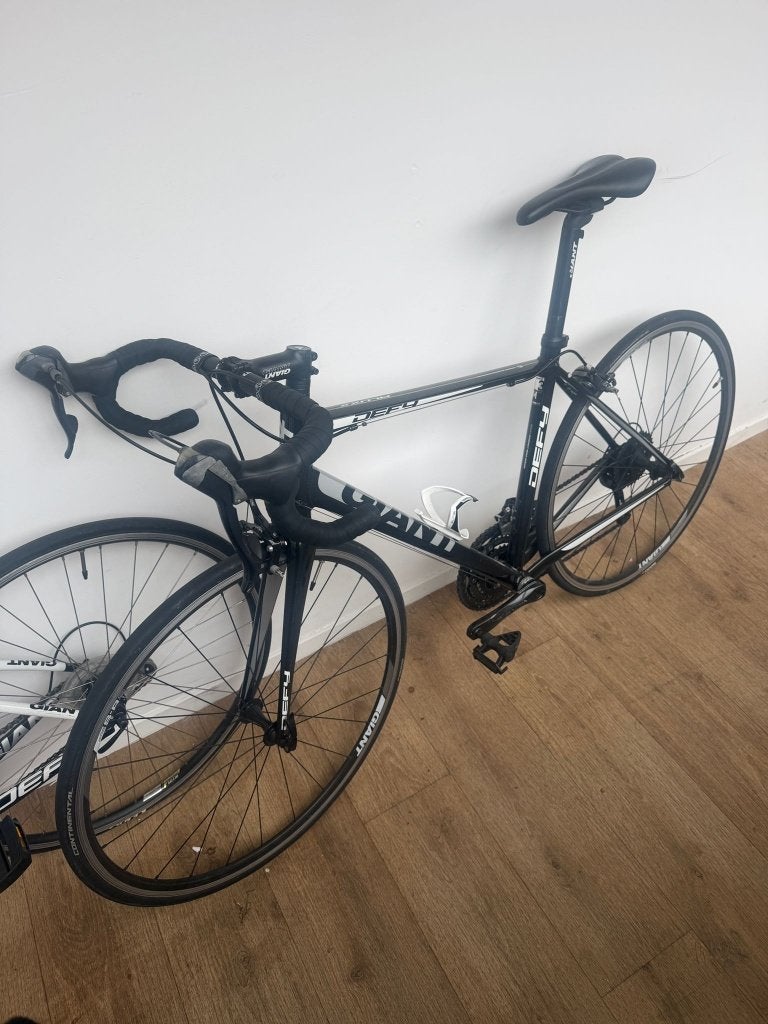 Knappe racefiets van het merk Giant, Ophalen, Carbon, Giant, Zo goed als nieuw