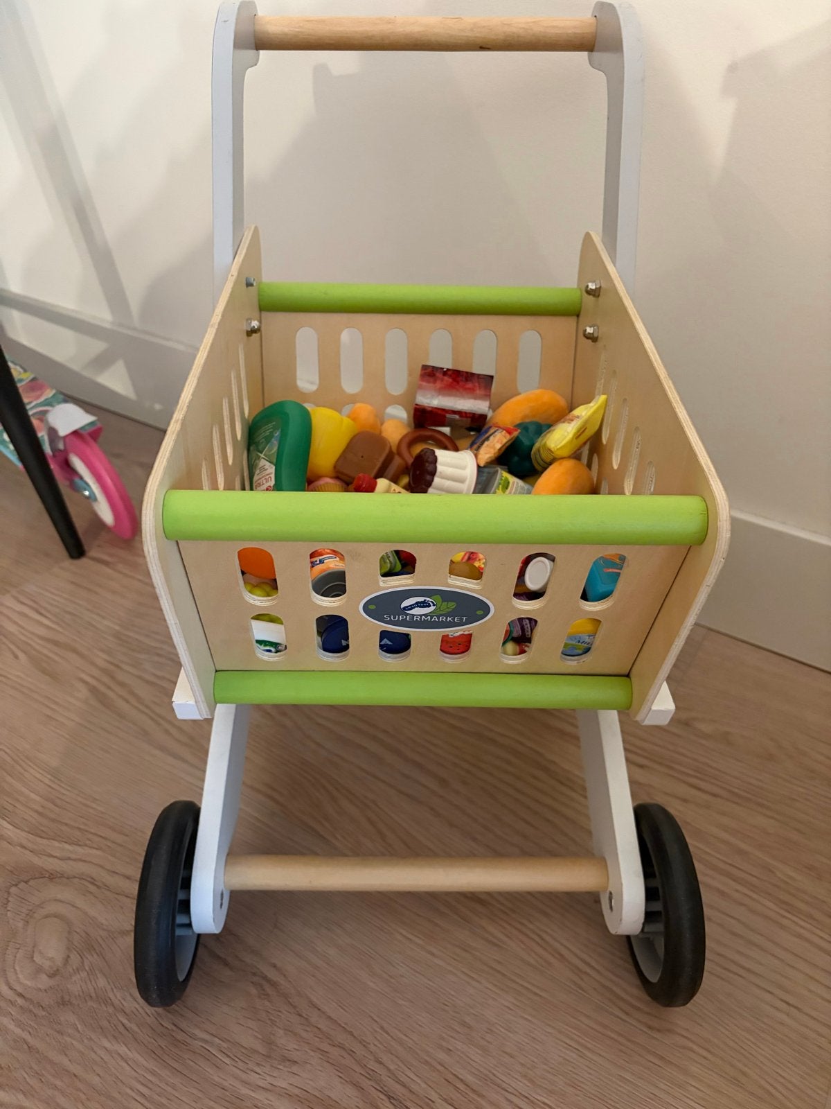 Houten winkelwagentje met boodschappen, Ophalen, Gebruikt, Jongen of Meisje