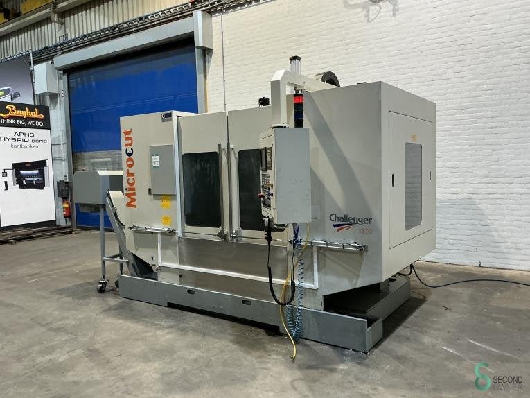 Freesmachines universeel Microcut VMC-1300 2005