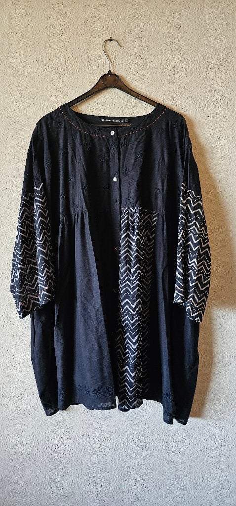 Gudrun Sjödén Zwarte Blouse/Tuniek met Patroon XL (25926), Gudrun Sjödén, Ophalen of Verzenden, Zo goed als nieuw, Blouse of Tuniek