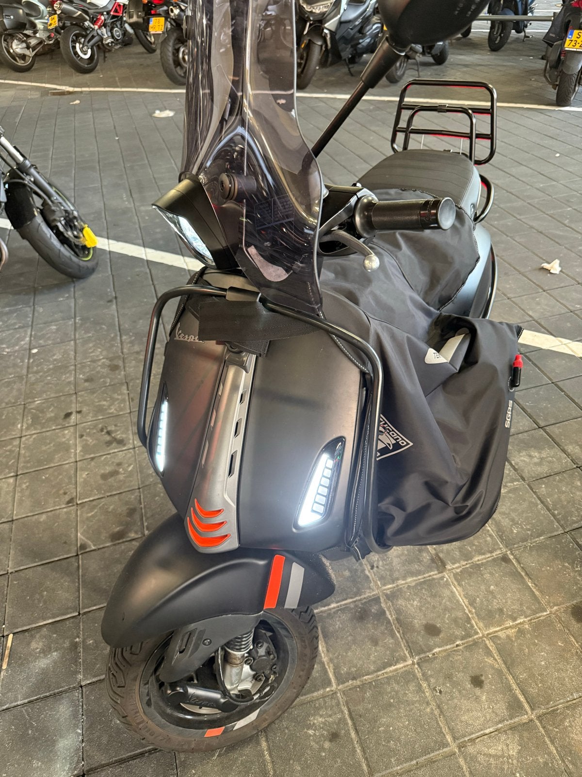 Vespa sprint 2025 facelift, Fietsen en Brommers, Ophalen of Verzenden, Zo goed als nieuw, Benzine