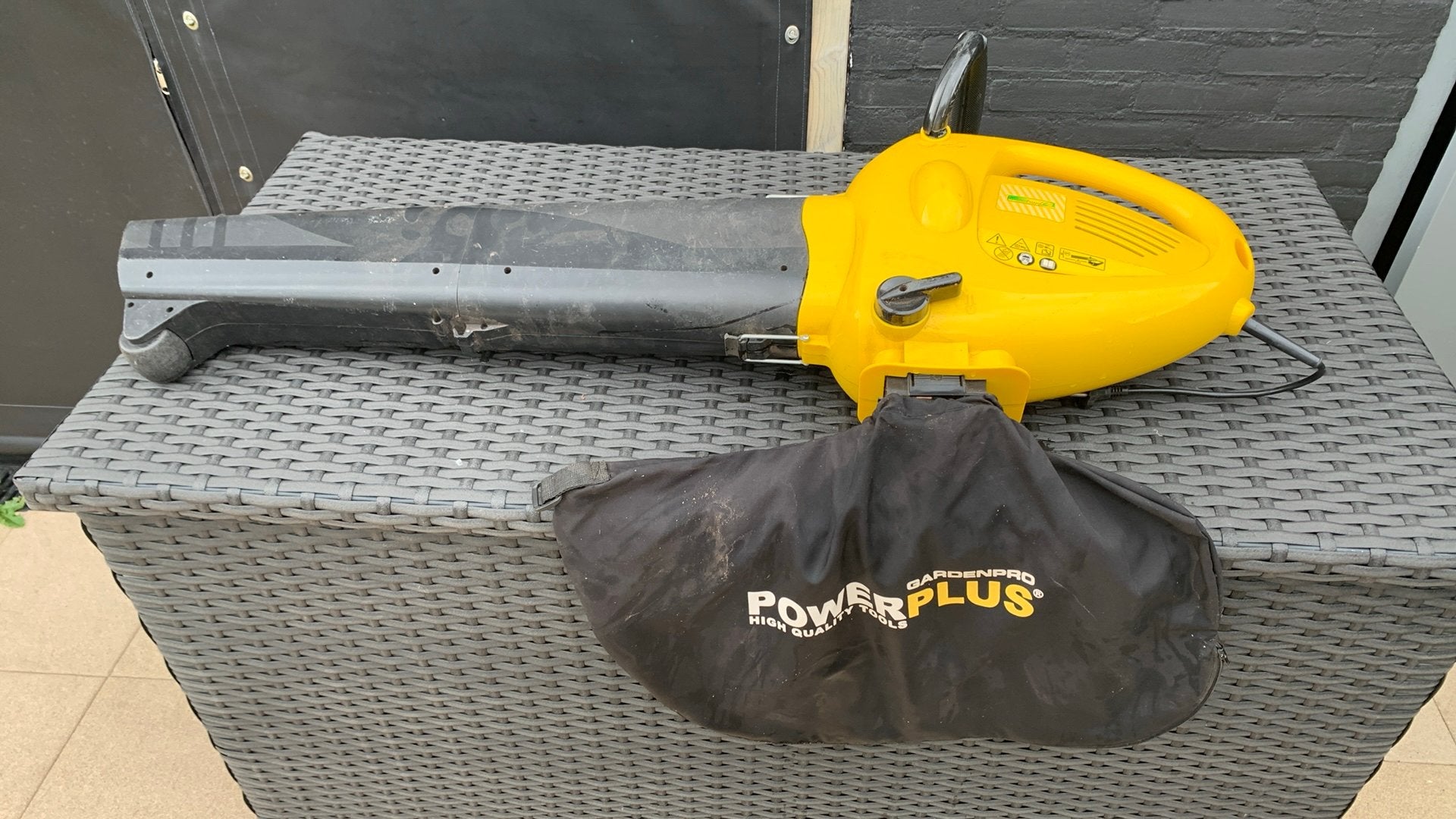 GardenFriend Bladopzuiger en Bladblazer met Opvangzak, Ophalen, Gebruikt, Handgedragen, Met opvangzak