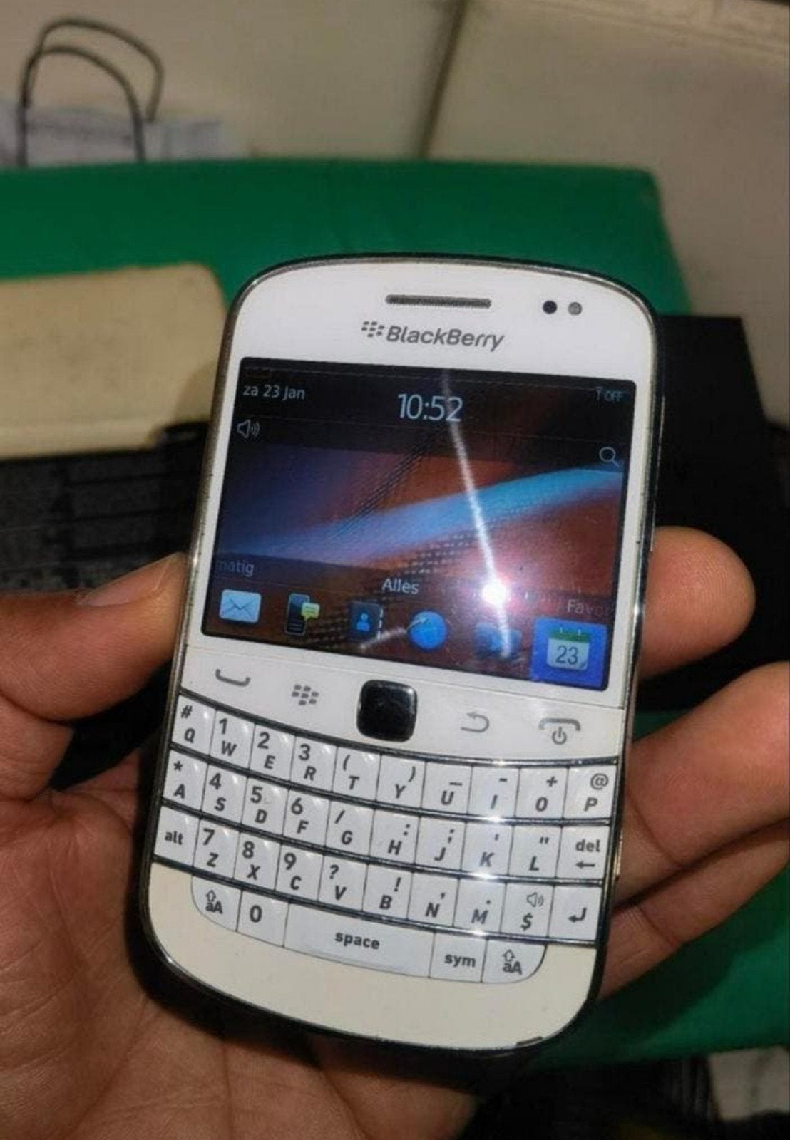 Compleet Goedwerkende blackberry bold 9900 whit edition met, Ophalen of Verzenden, Zo goed als nieuw