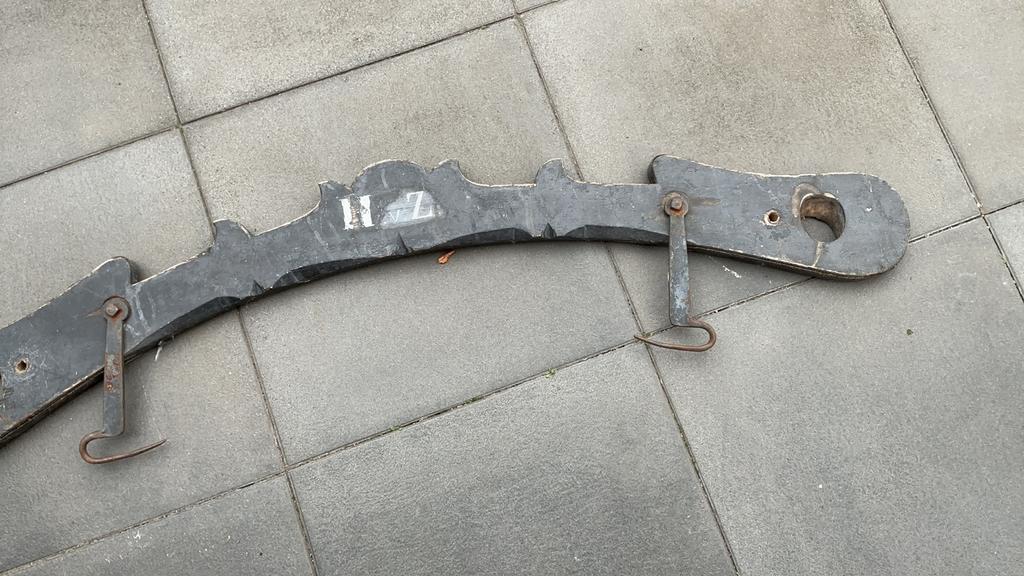 Antieke boerenwagen onderdeel, Ophalen