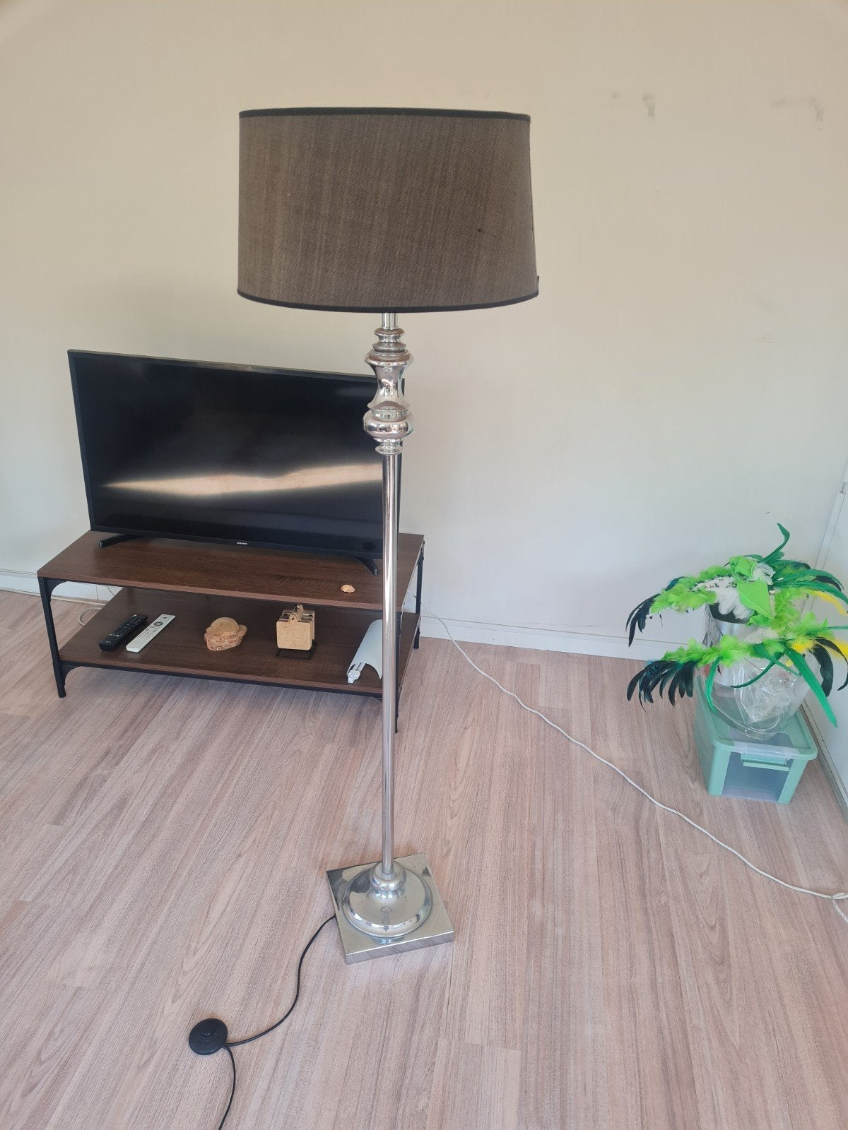 Mooie staande lamp met stoffen kap, Huis en Inrichting, Ophalen, Gebruikt, 100 tot 150 cm, E27 (groot)