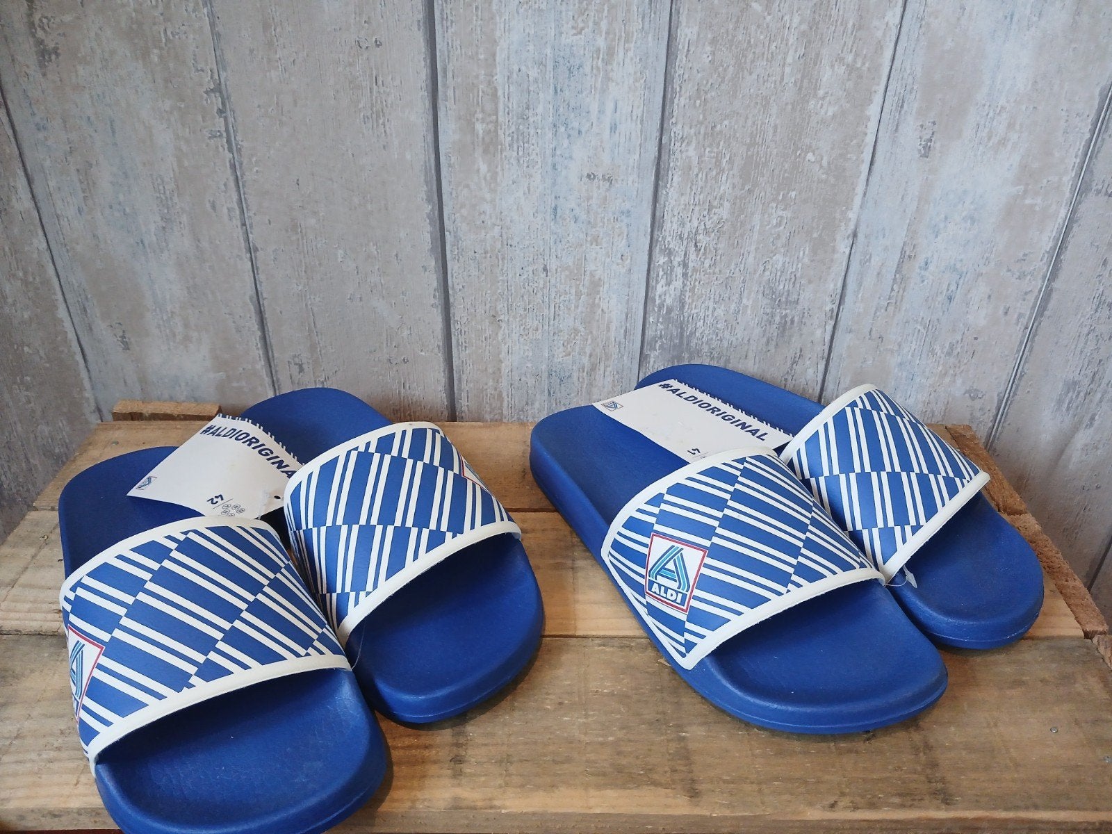 badslippers aldi maat 41 en 42, Ophalen of Verzenden, Nieuw